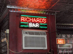 Richard's Bar Neon Sign