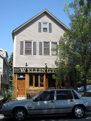 Wellington's Tavern Chicago